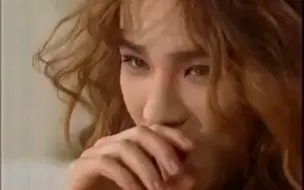 Télécharger la video: 【YOSHIKI】【林佳树】总是害羞的小花