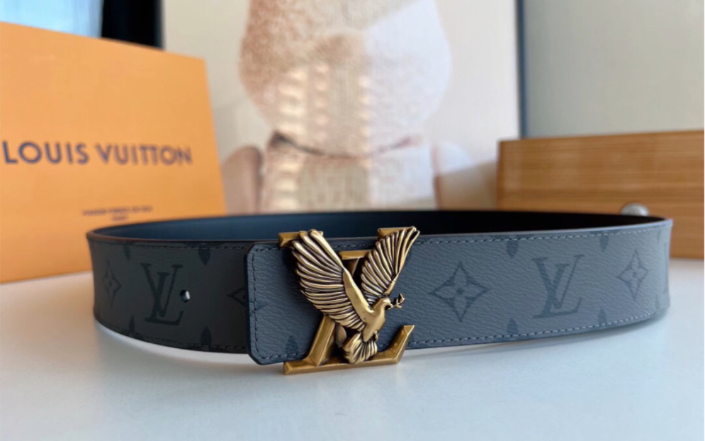 说一下高仿lv路易威登dove 双面腰带宣示着潮流主旨,飞鸽衔接橄榄枝