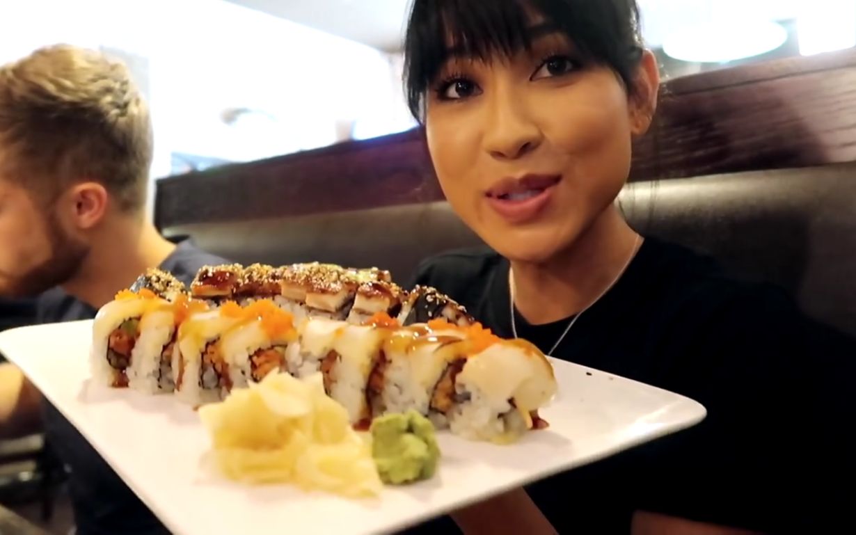ifbb肌肉女博士stephanie-ifbb比基尼选手的全日饮食-高碳日-补碳寿司
