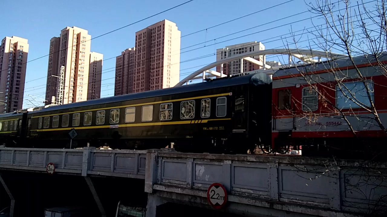 (非自拍)京局津段hxd3c牵引k213次(天津~西安)通过去天津北站方向