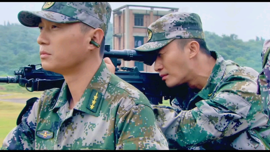 何晨光与王艳兵谁赢了?难道是炊事班的李二牛?