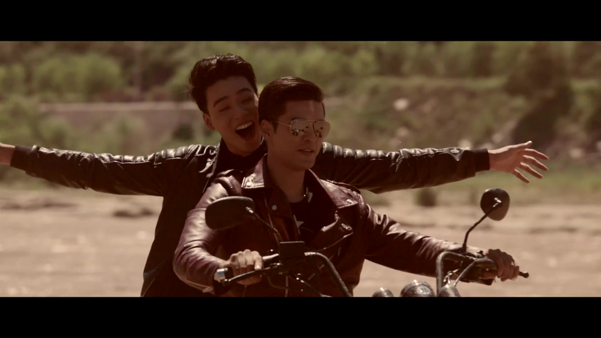 龚俊 徐峰 12-2雨中奔驰