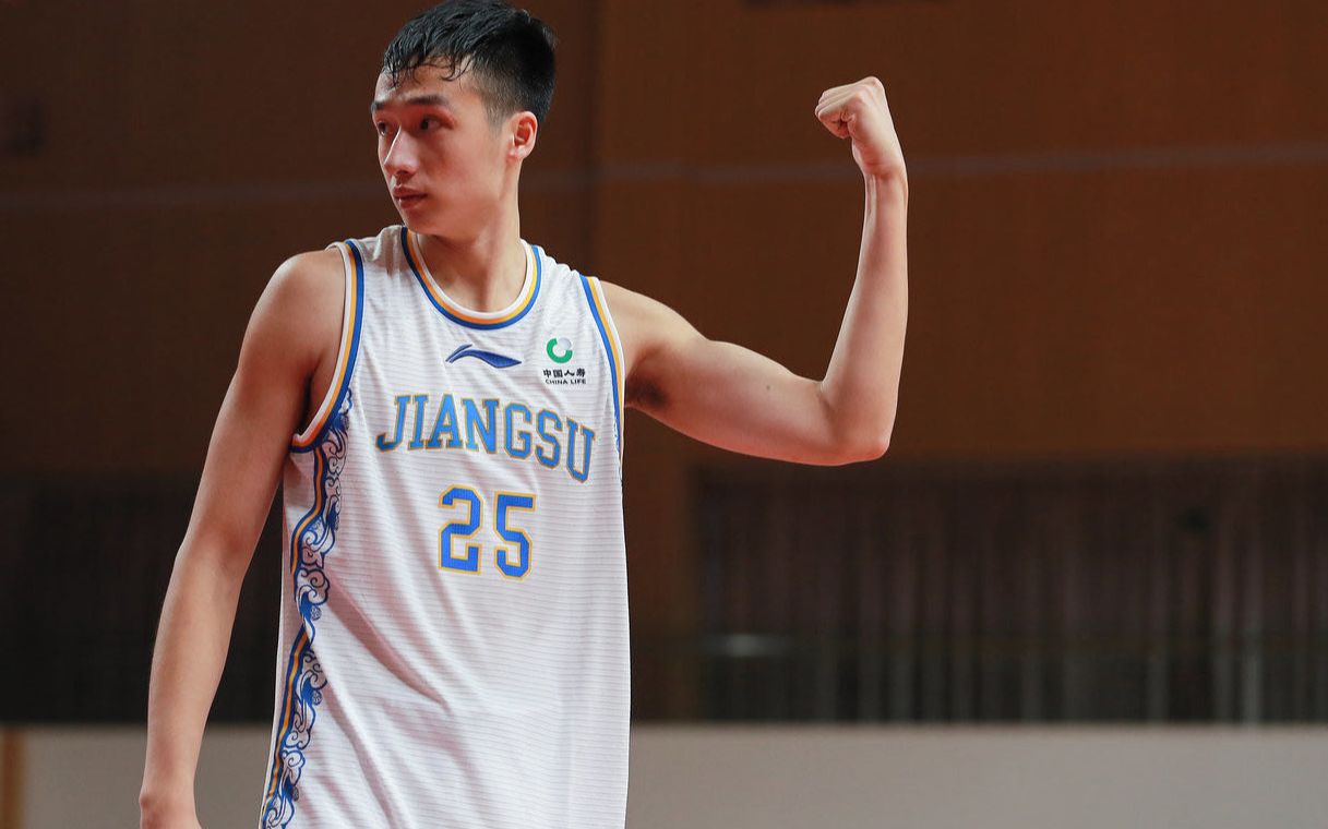 篮筐都给你扣歪 | 郑祺龙cba首秀20分 3抢断 4篮板_哔哩哔哩 (゜-゜)