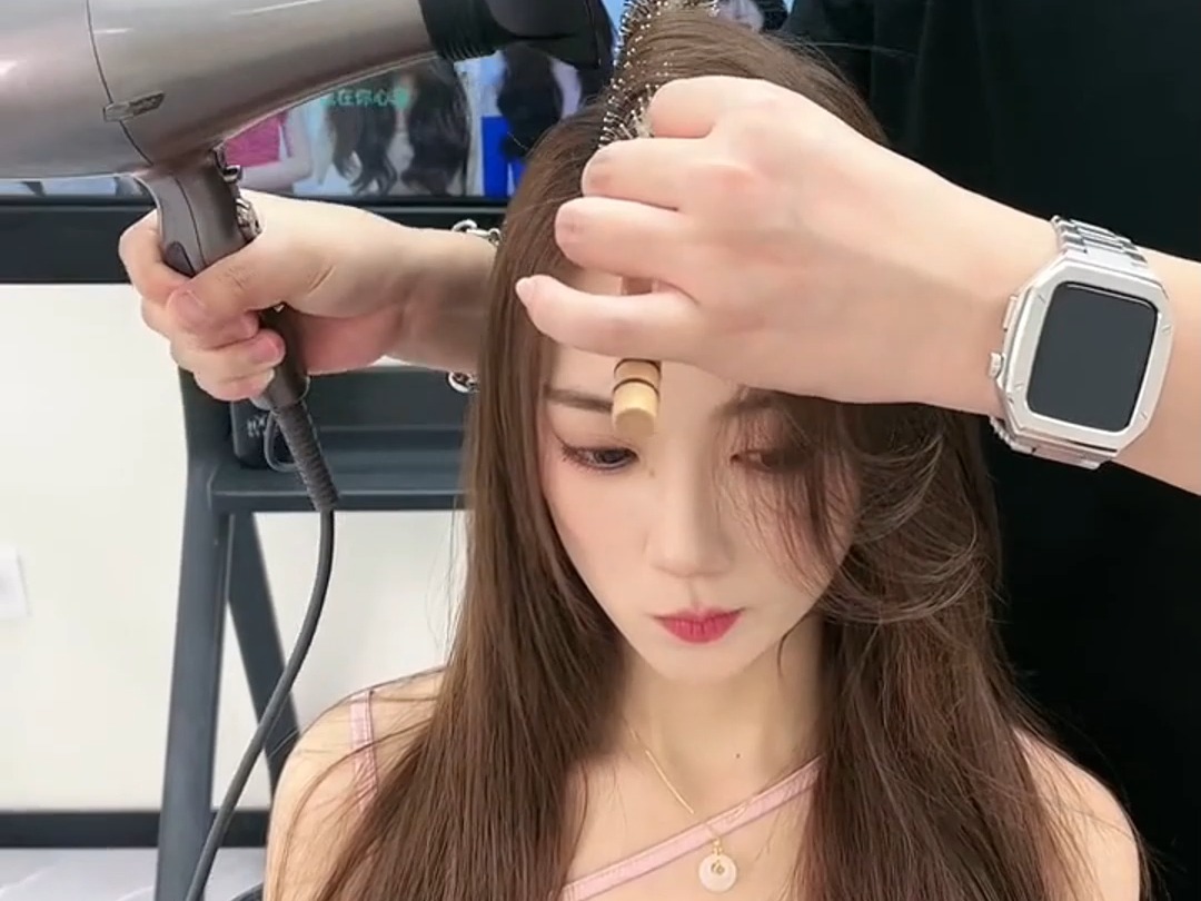 发根蓬松吹风教程