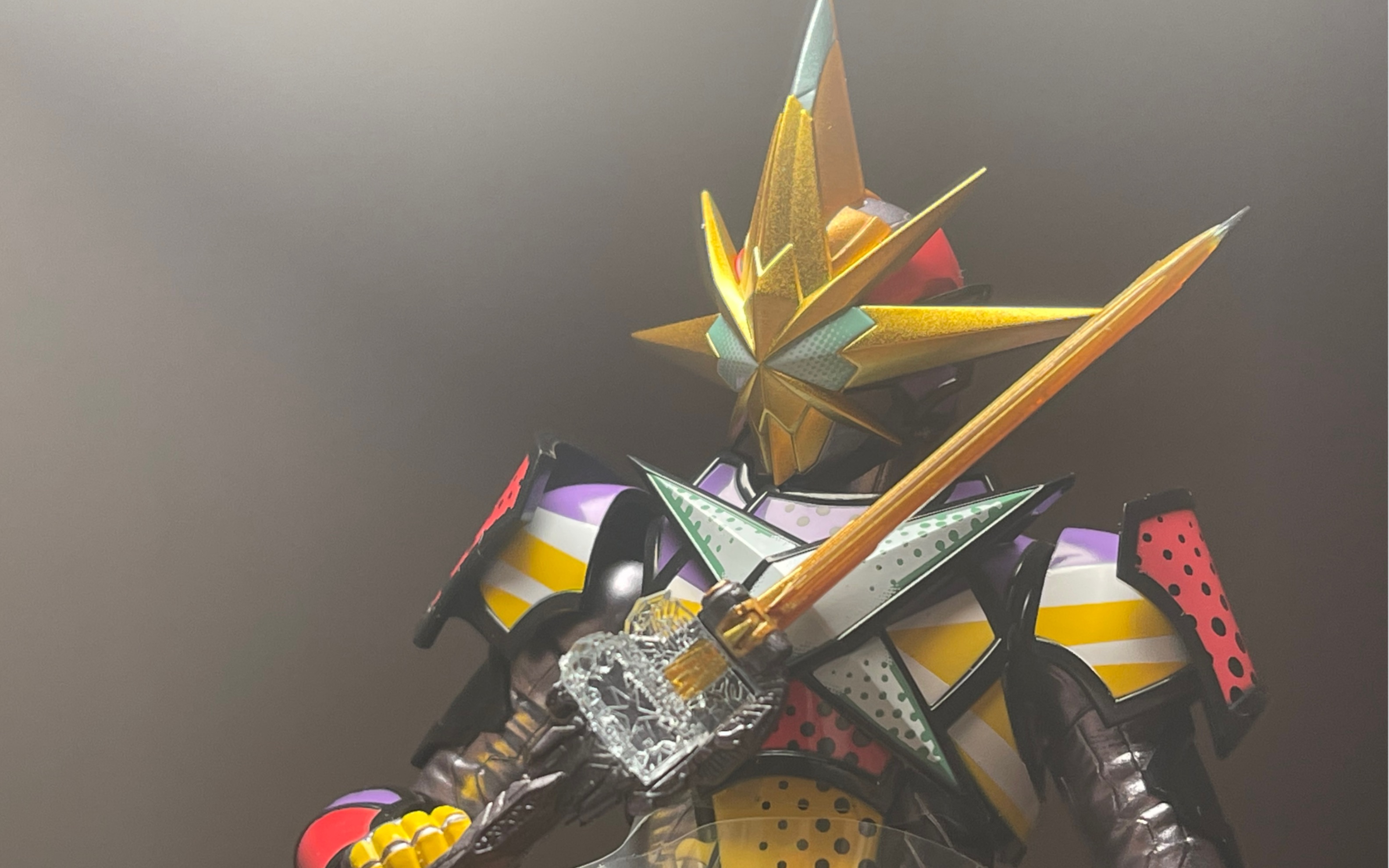 最光发光!假面骑士saber尤里a梦最光shf现货价400多是否值得入手呢
