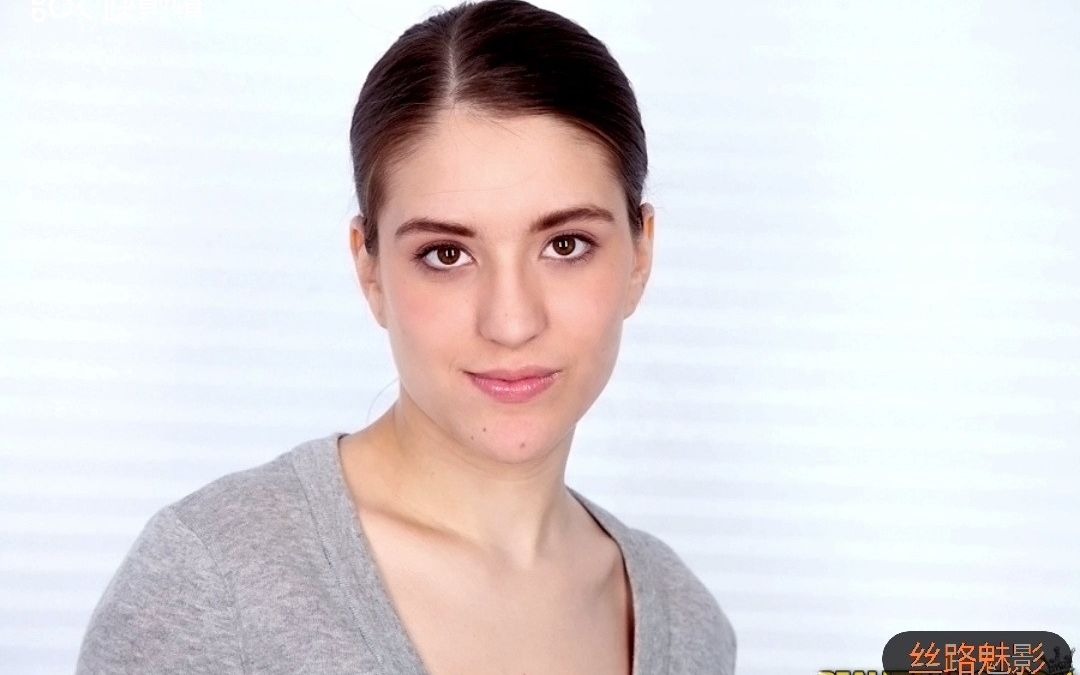 扎热娜·夏(zarena summers)为"王国电台"拍摄邻家女孩风格写真作品