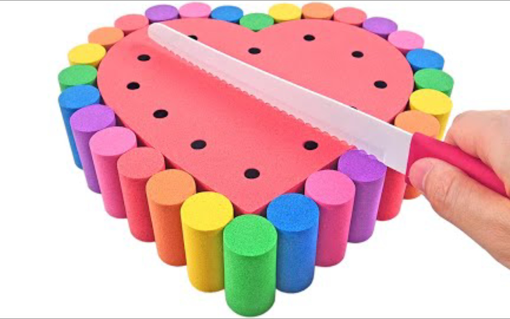 好玩解压的手工,用太空沙制作一个彩虹爱心蛋糕