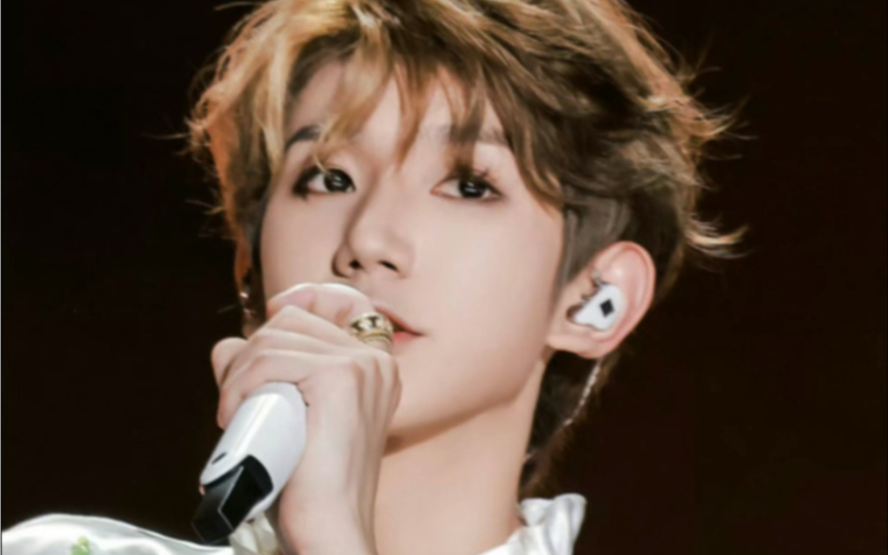 没见过的十周年王源大屏!啊啊啊我的眼睛耳朵都怀孕了!