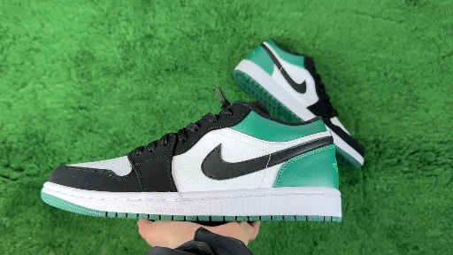 绿叉 aj1. 低帮白绿