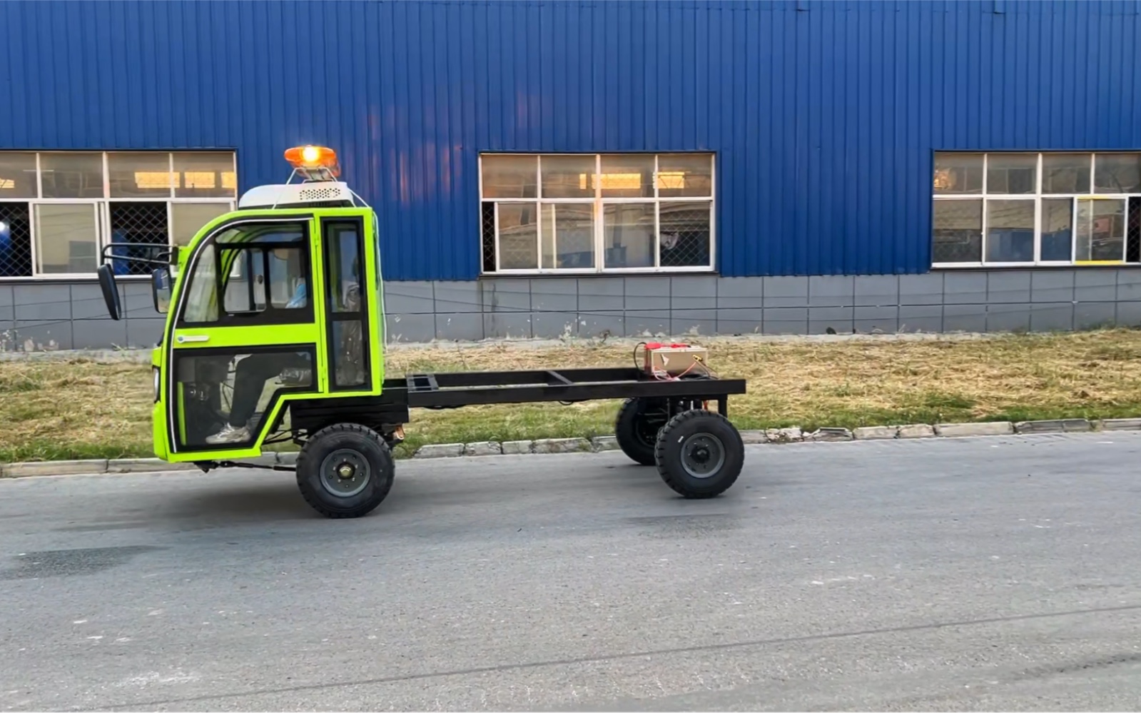 改装电动车#载重王#电动搬运车 电动四用处多多2~5吨,轻松自如应对