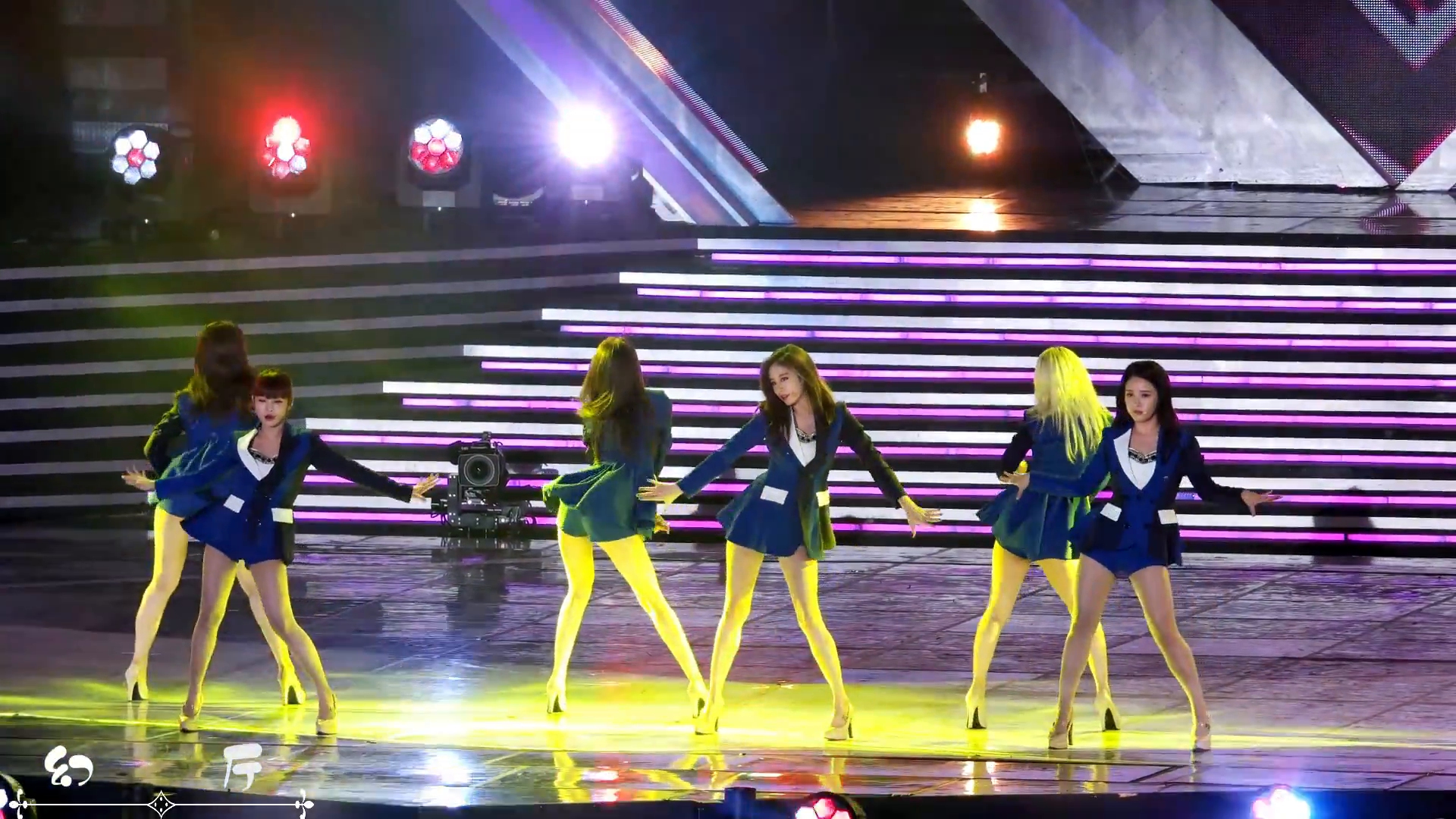 tara超萌舞曲现场各个都是大长腿