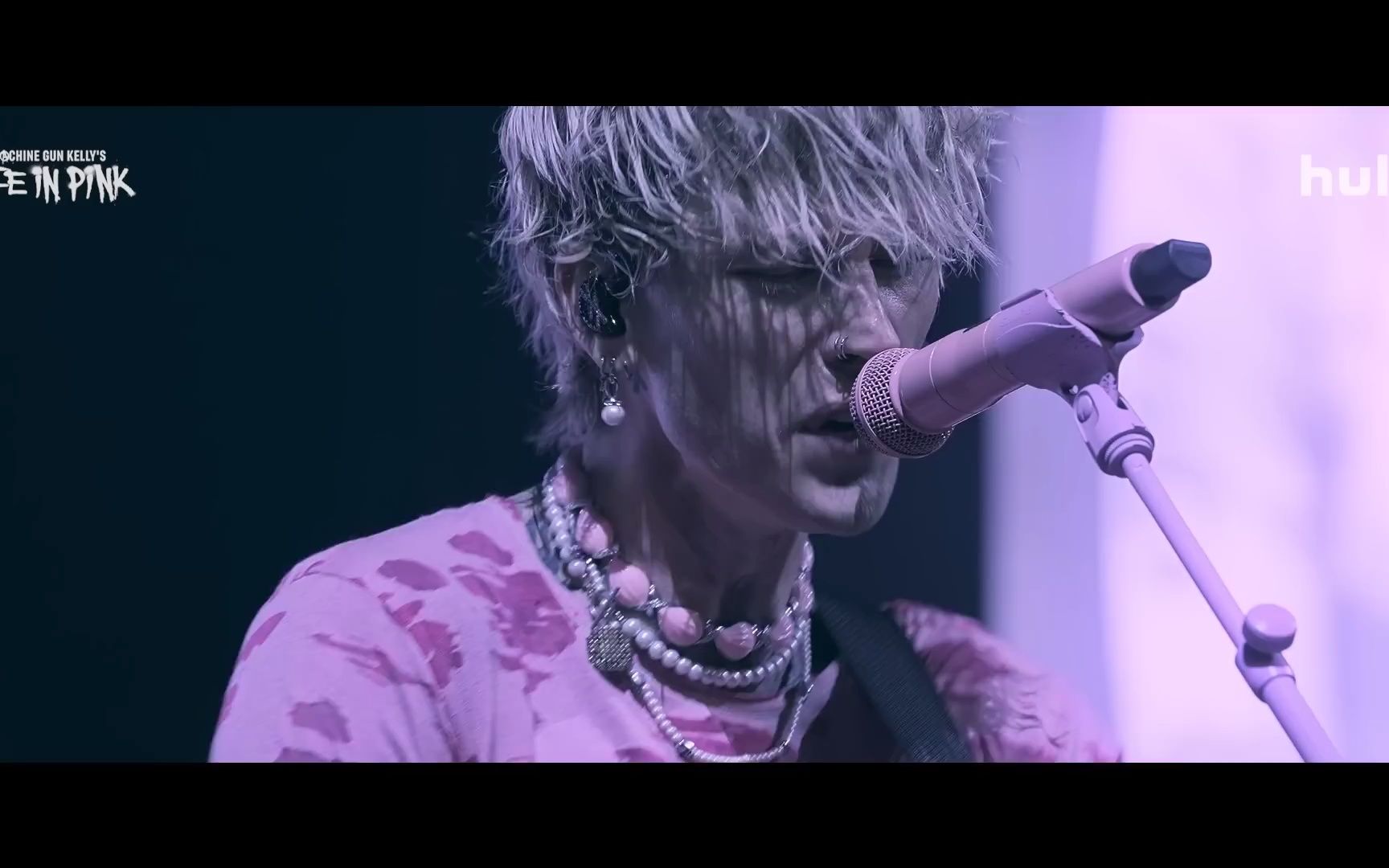 mgk纪录片《machine gun kellys life in pink 》预告!