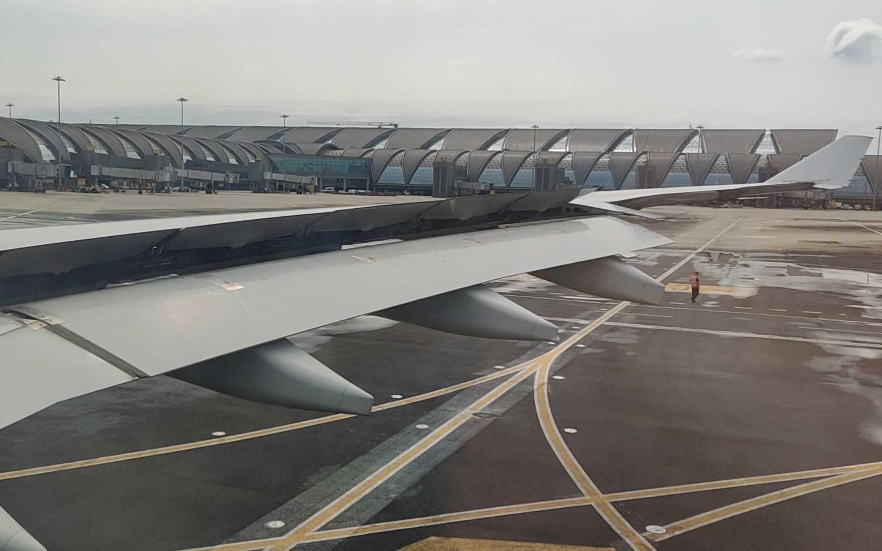 大陆唯一一家330选装pw的航司 南航空客a330-323e后推开车全过程