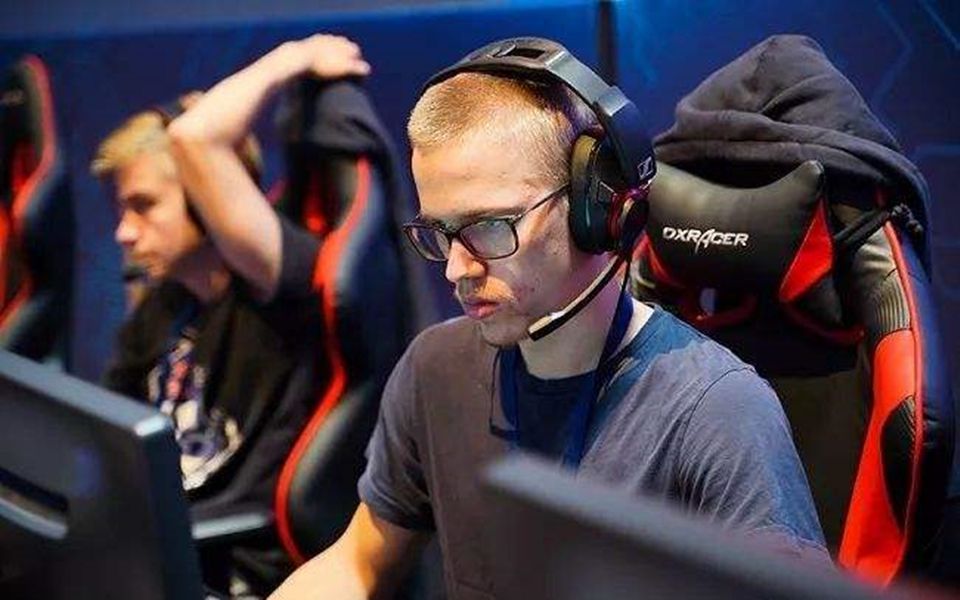 topson水人极限秀1v3连斩三人】冠军中单秀起来真的学不会!