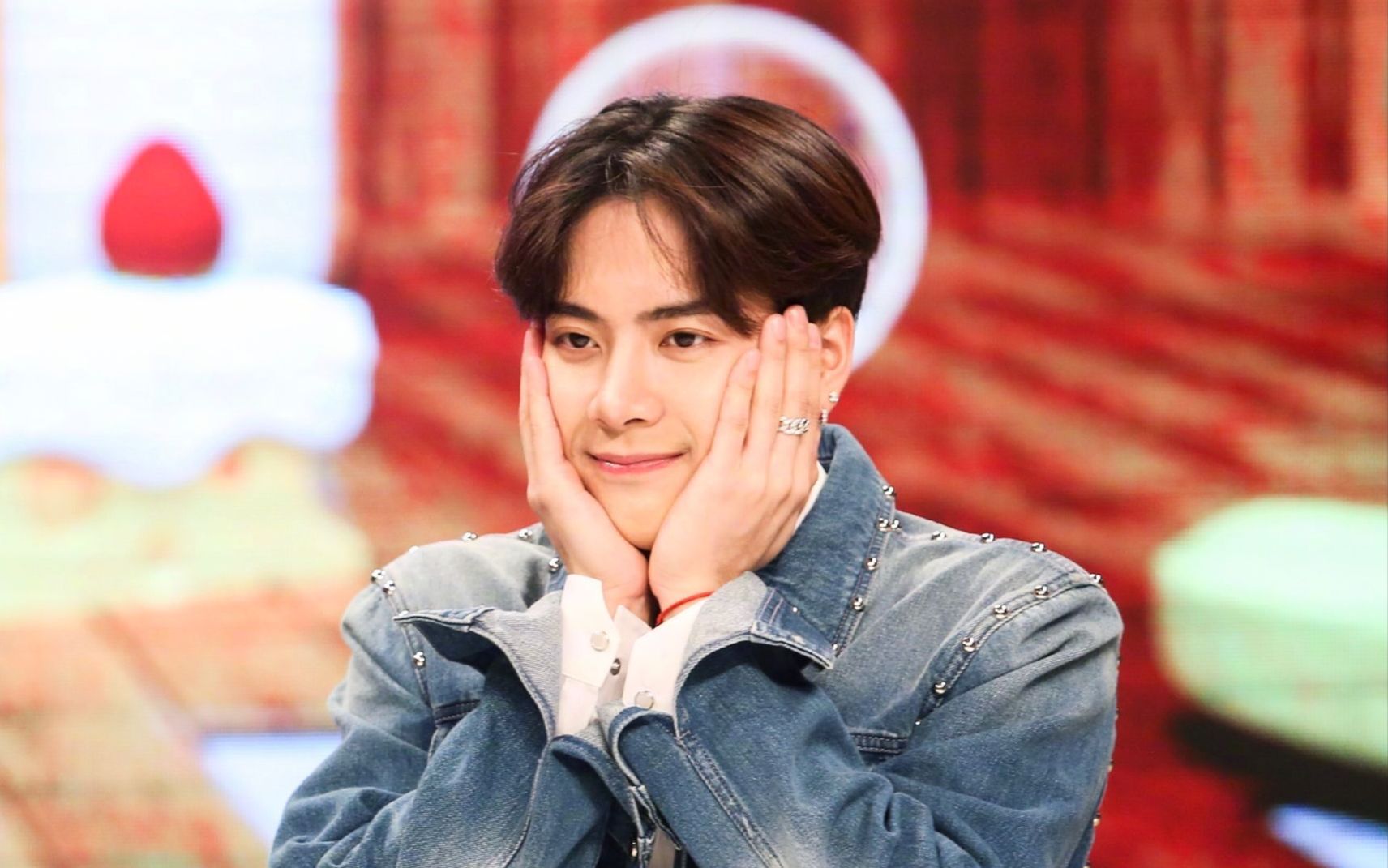 【王嘉尔】【笑容合辑】你一笑,我的世界都亮了7814为你放弃世界