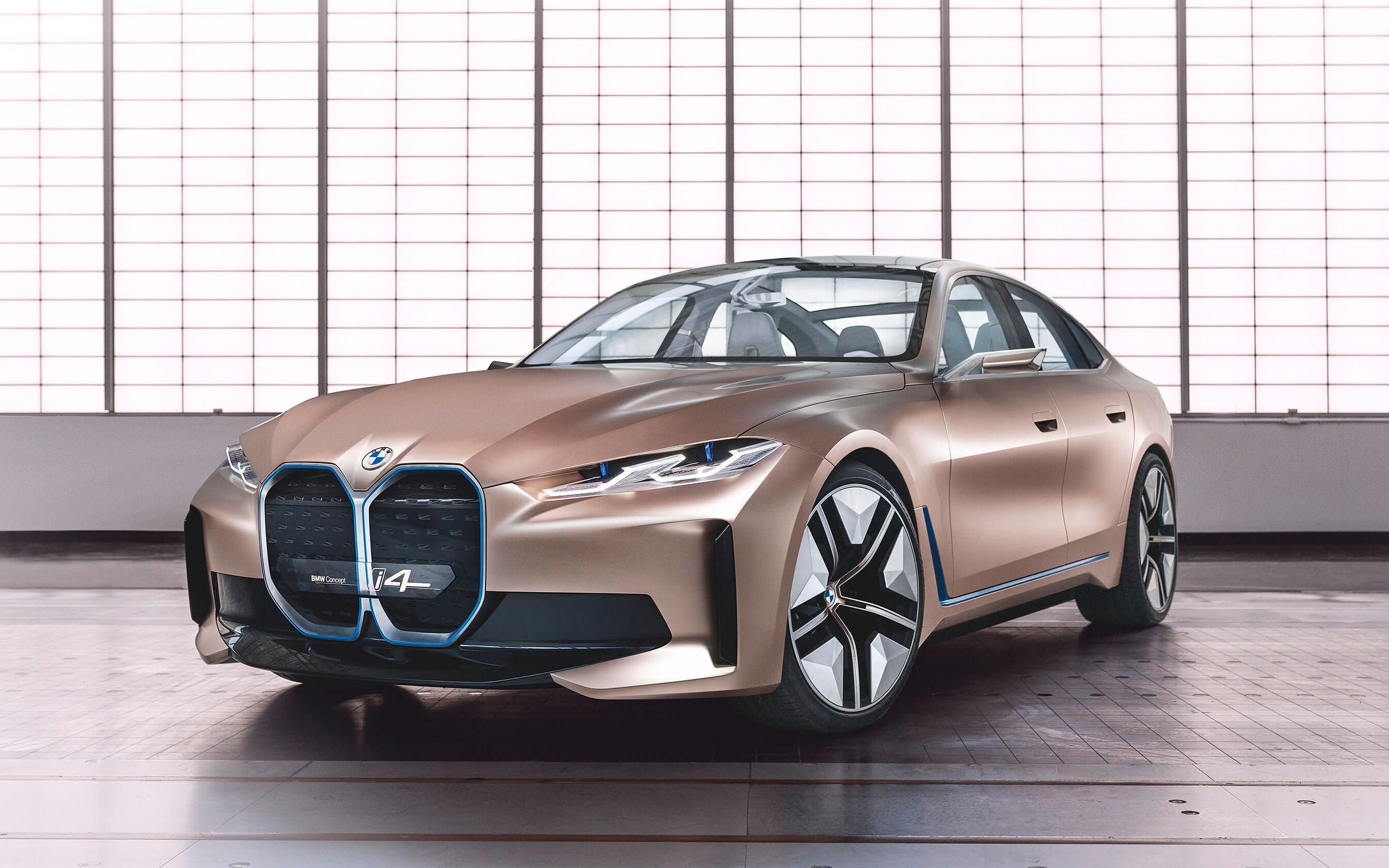 宝马i4概念版开辟纯电章节