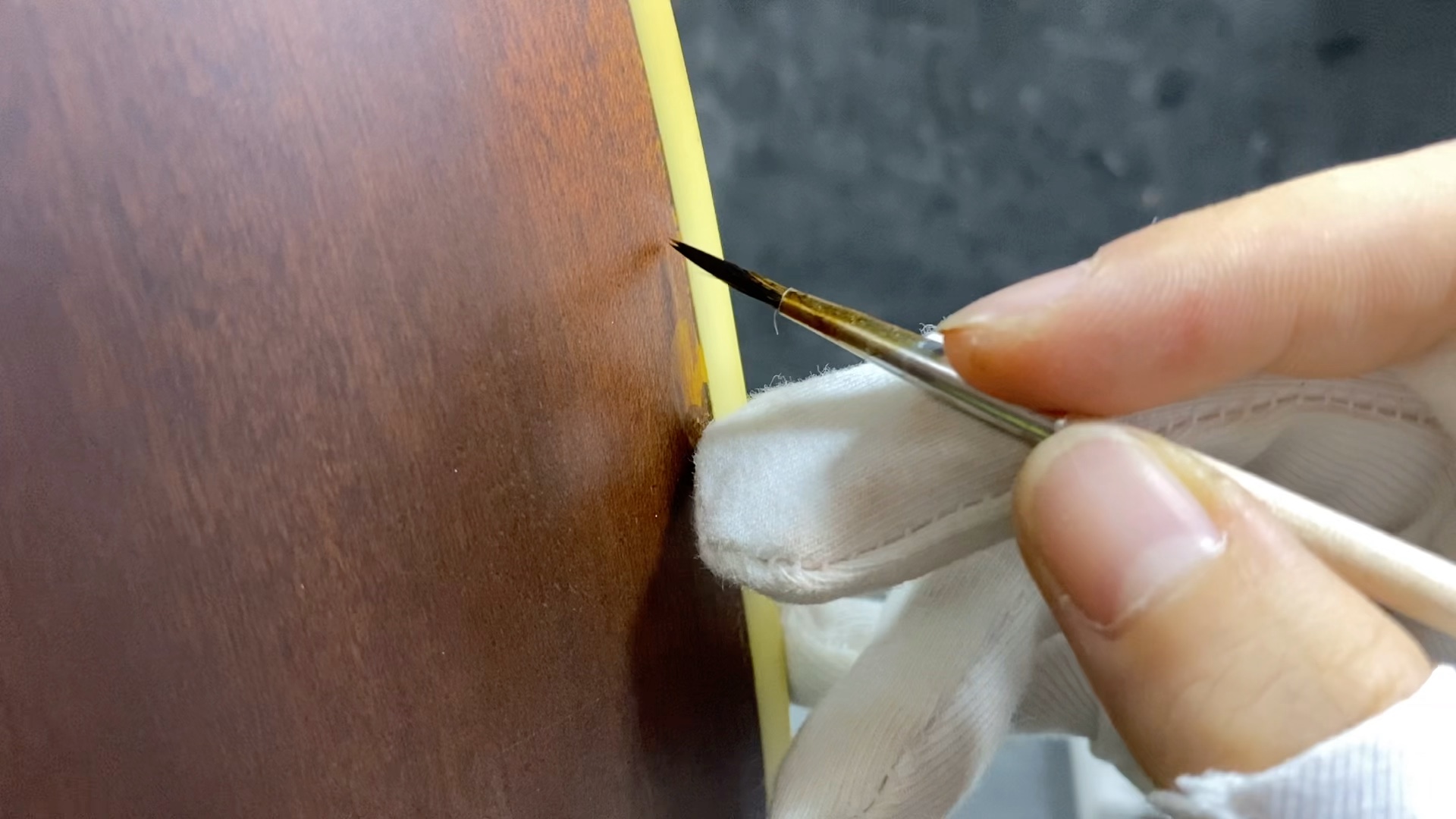 民谣吉他开裂修复