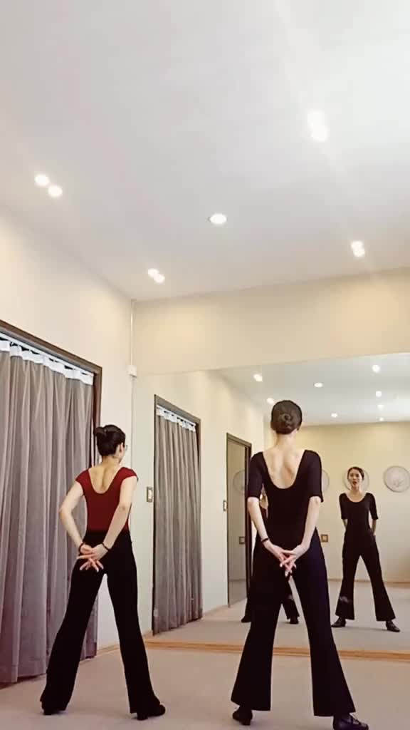 【形体纠正】背手开肩:作用是开肩,立腰,提臀,一起来训练吧!