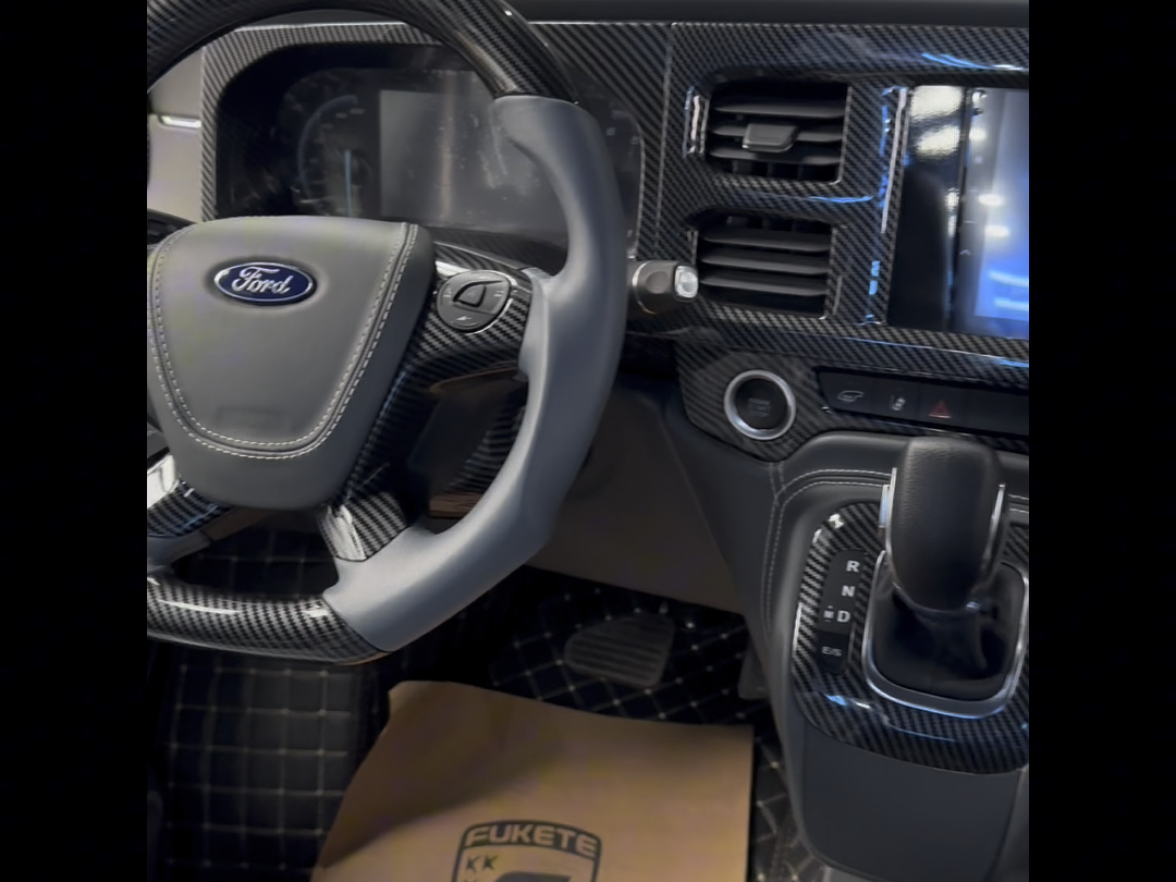 配色:暗夜蓝    内饰:水泥灰#奔驰