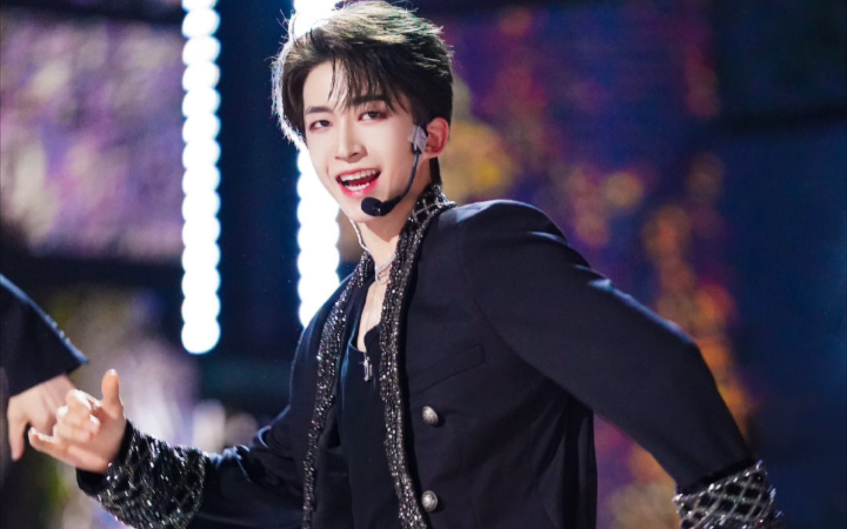 【刘宇】自己眼中和我眼中的_哔哩哔哩 (゜-゜)つロ 干杯~-bilibili