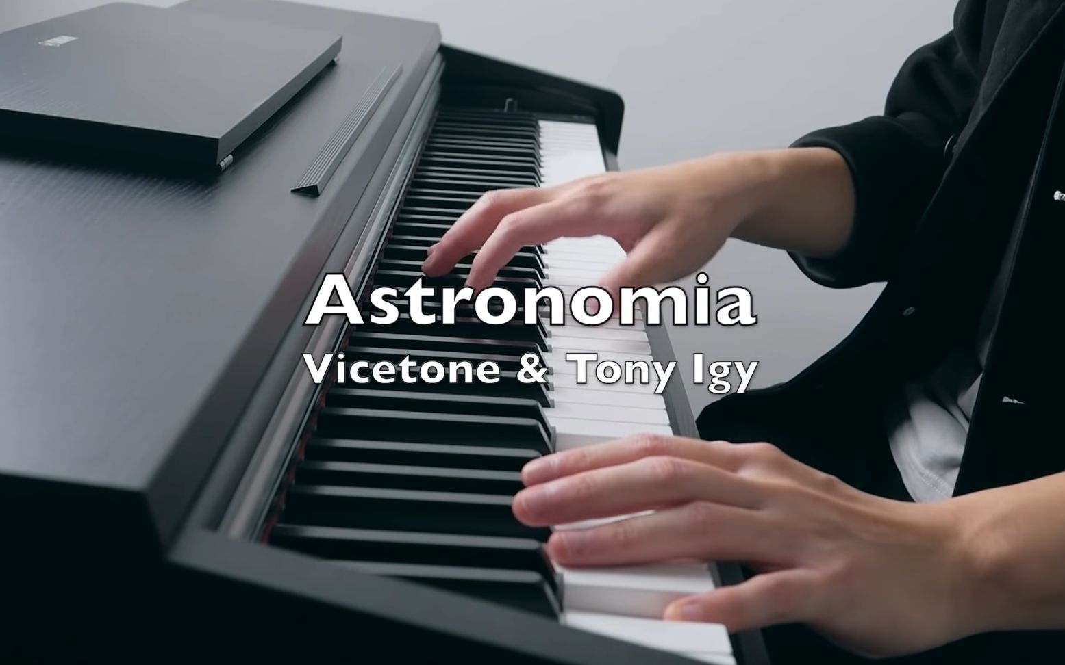 [图]【黑人抬棺】用钢琴打开《Astronomia》