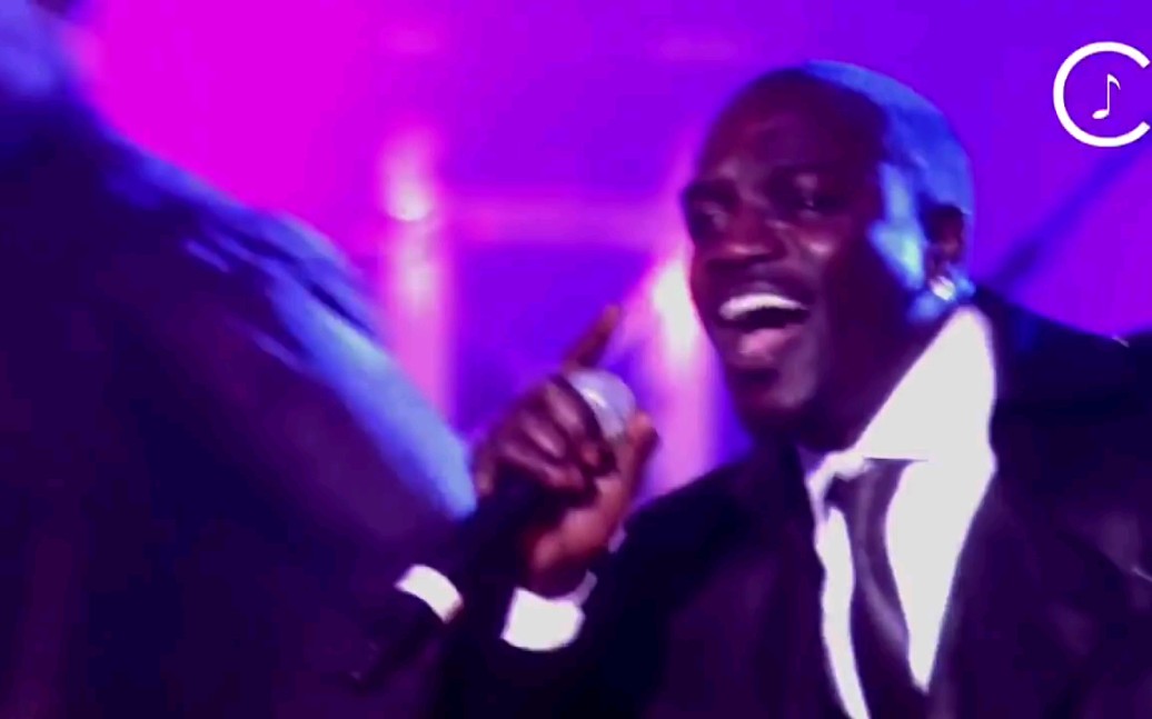 Akon现场演唱劲爆单曲Beautiful哔哩哔哩bilibili