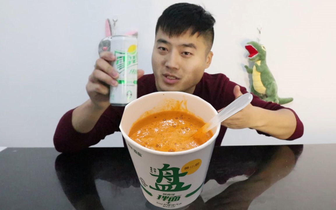 试吃黄磊老师的雪碧拌面,加了雪碧的泡面,味道会如何?