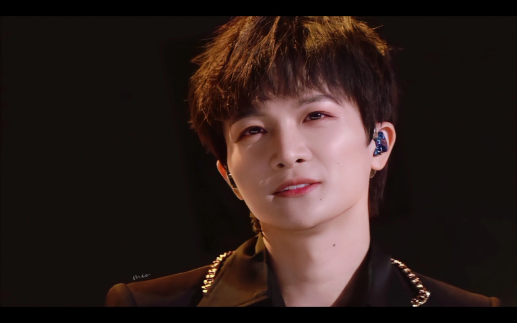 周深来看看当年那个唱着欢颜的少年你看他的盛世美颜是否长在了你的