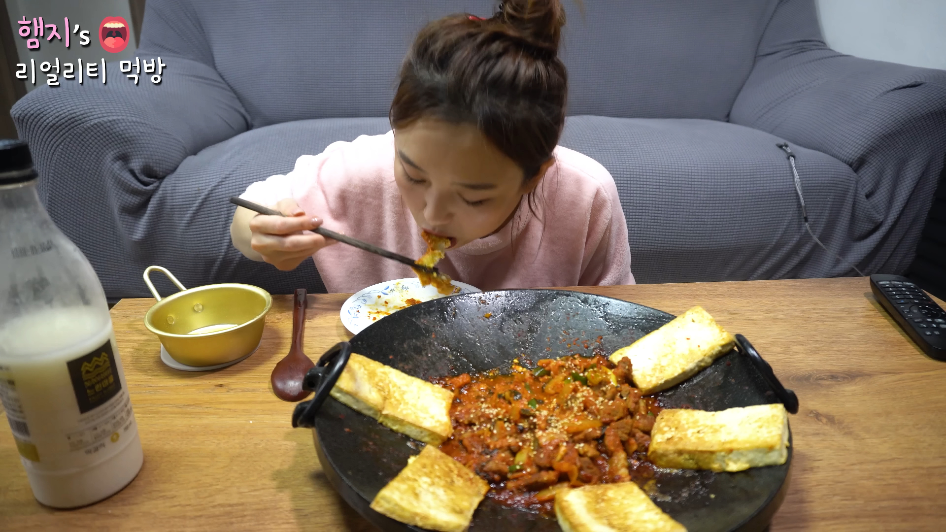 【韩国吃播hamzy】2020.01.27更新 豆腐辣白菜,米酒