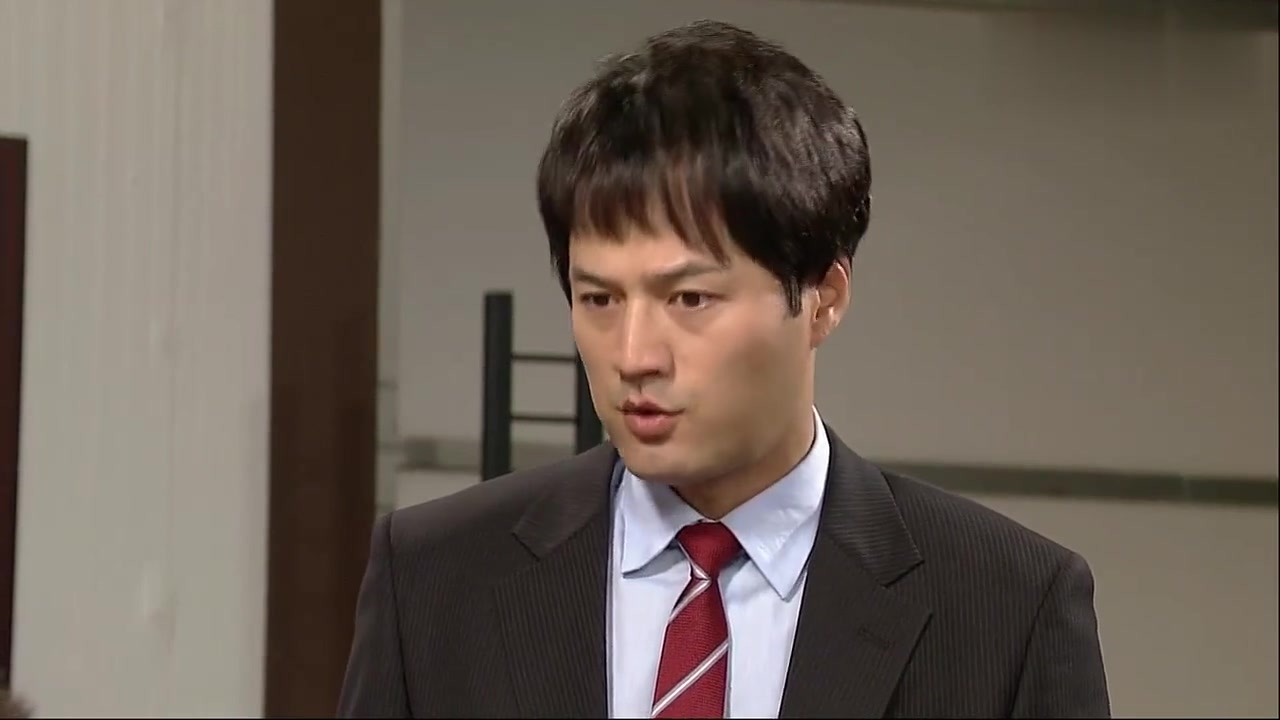 家门的荣光国语版 泰英手机放在耳朵旁边但是没打电话气茉顺1_哔哩
