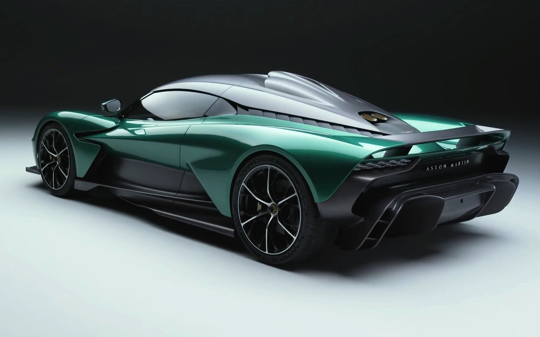 阿斯顿·马丁valhalla:零百2.5秒全新hypercar量产版发布