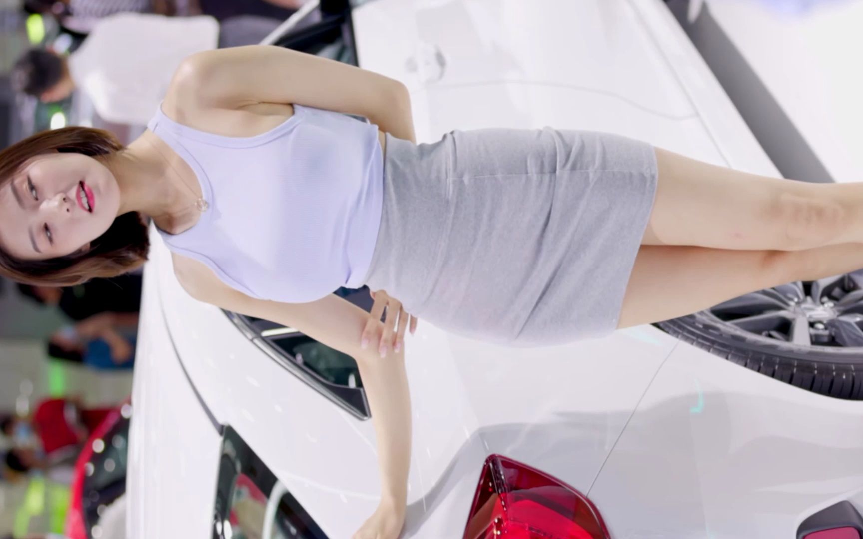 车展顶级美女车模程儿身材超好