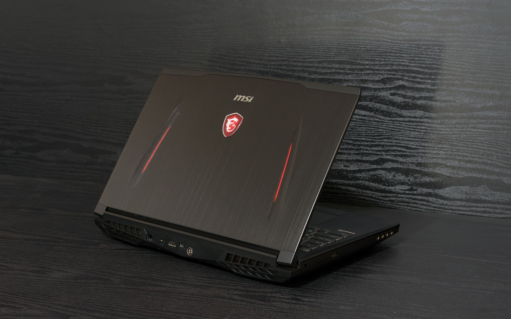 120hz诛仙屏! 微星神机gt62vr视频评测