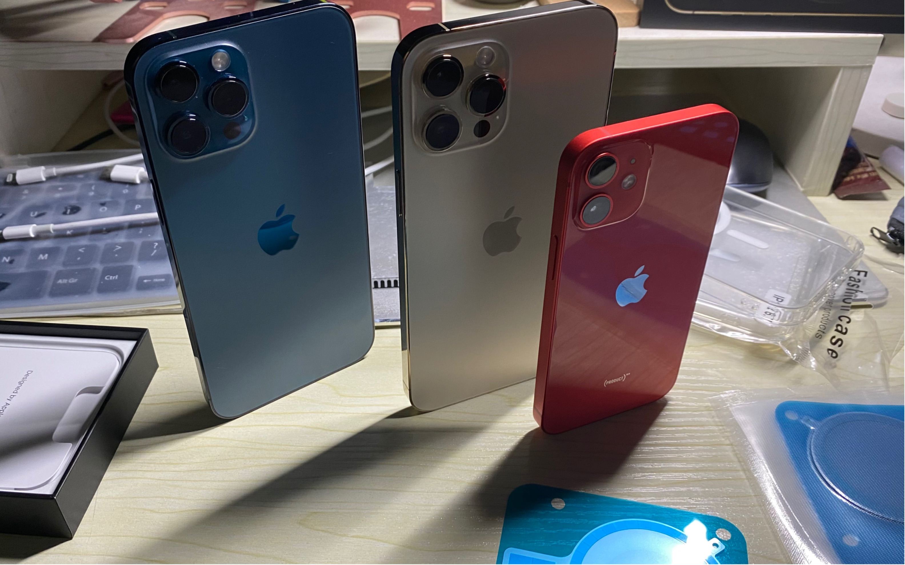 iphone12mini红色iphone12promax蓝色金色开箱称重无线充动画geek