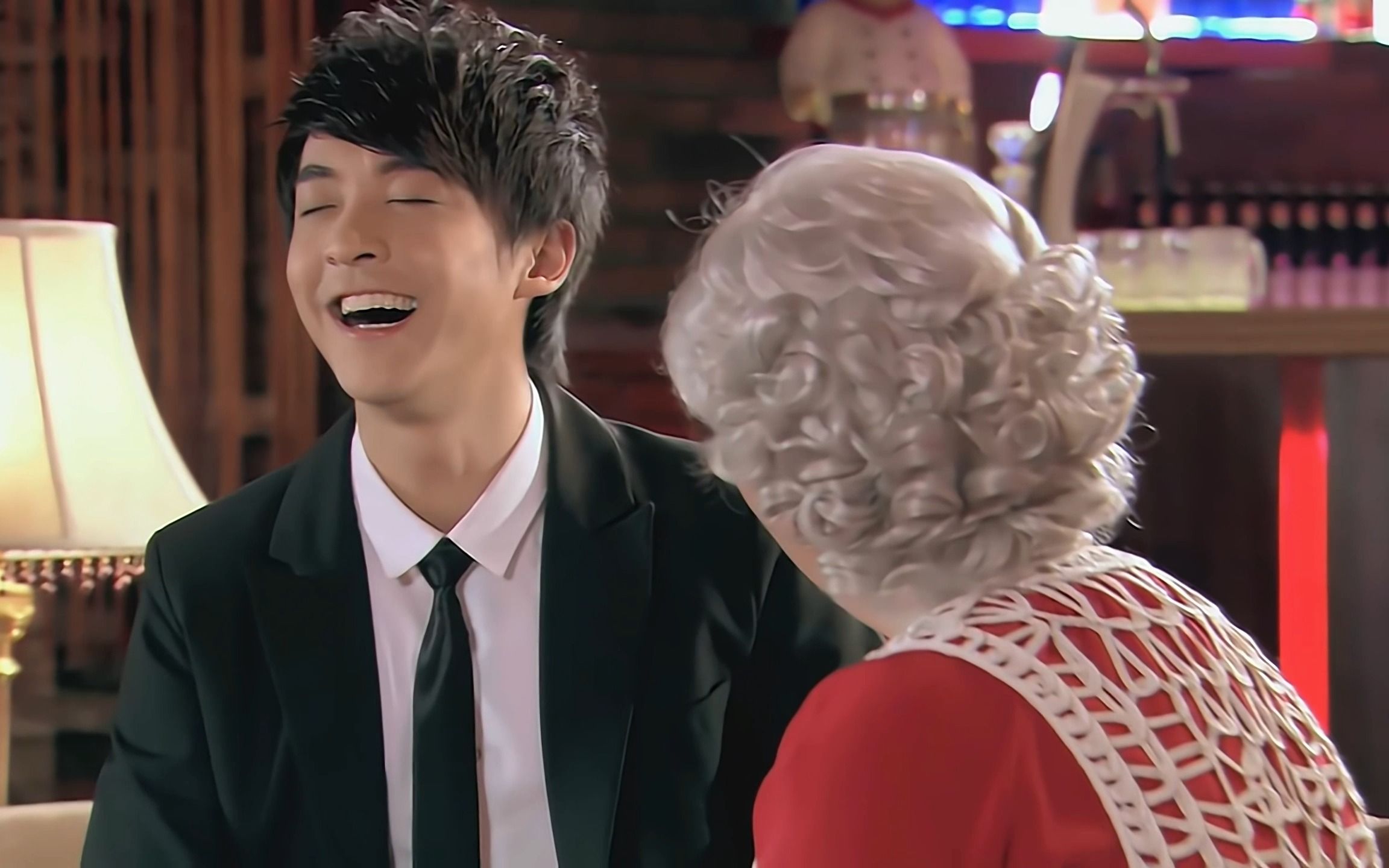 这位就是张伟,张律师