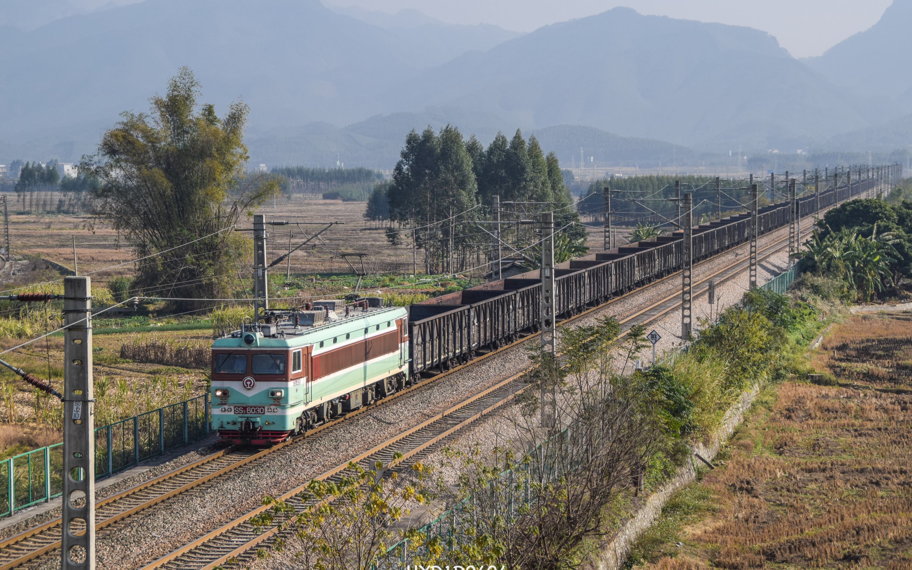 【中国铁路】黎塘一日游,收获大量韶山型电力机车.