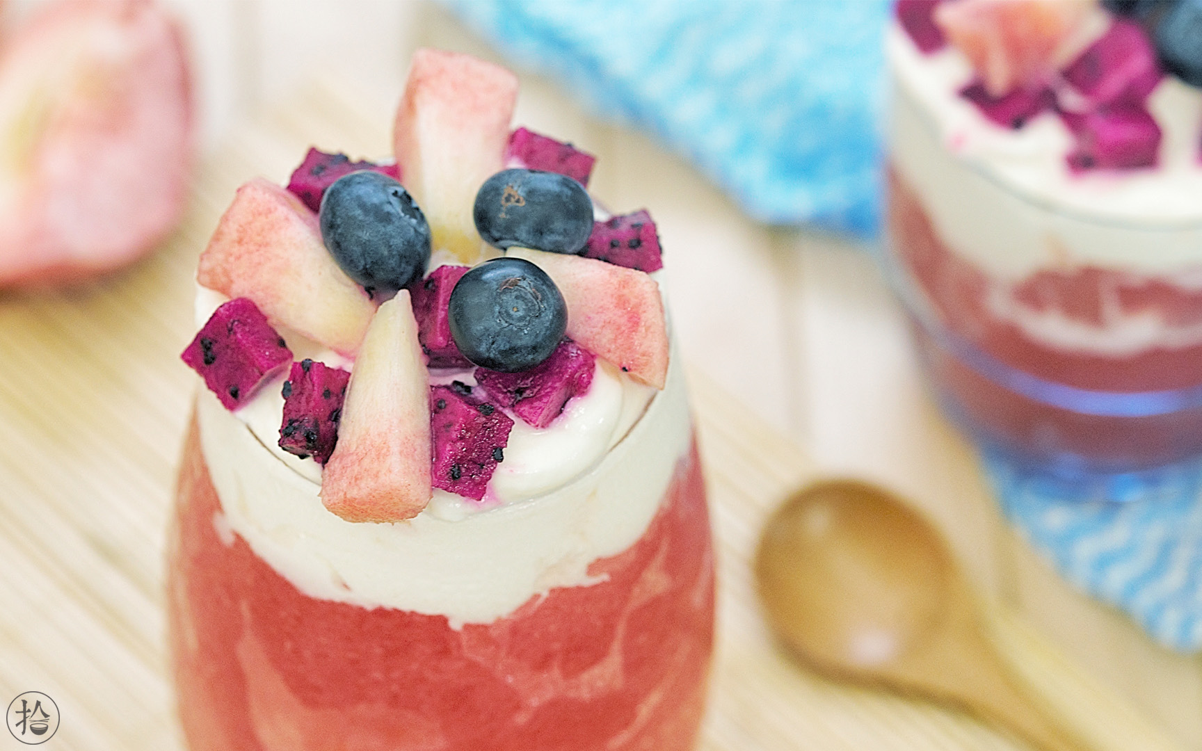 清凉一夏的必备水果饮品 蜜桃水果杯