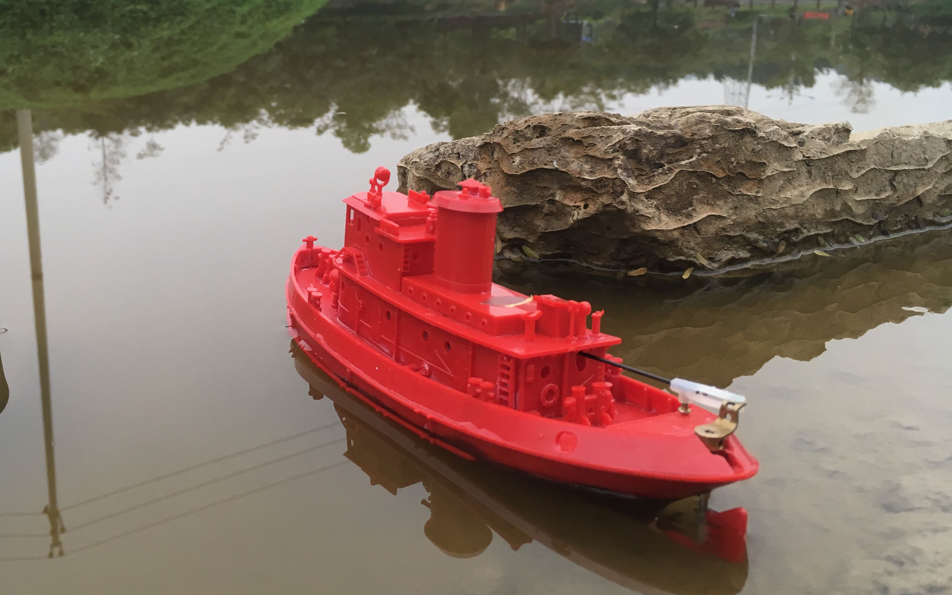 revell 108比例港口拖船半成品rc模型船试航_哔哩哔哩_bilibili