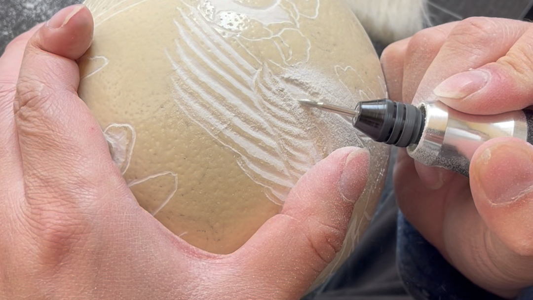 活动作品鸵鸟蛋雕刻