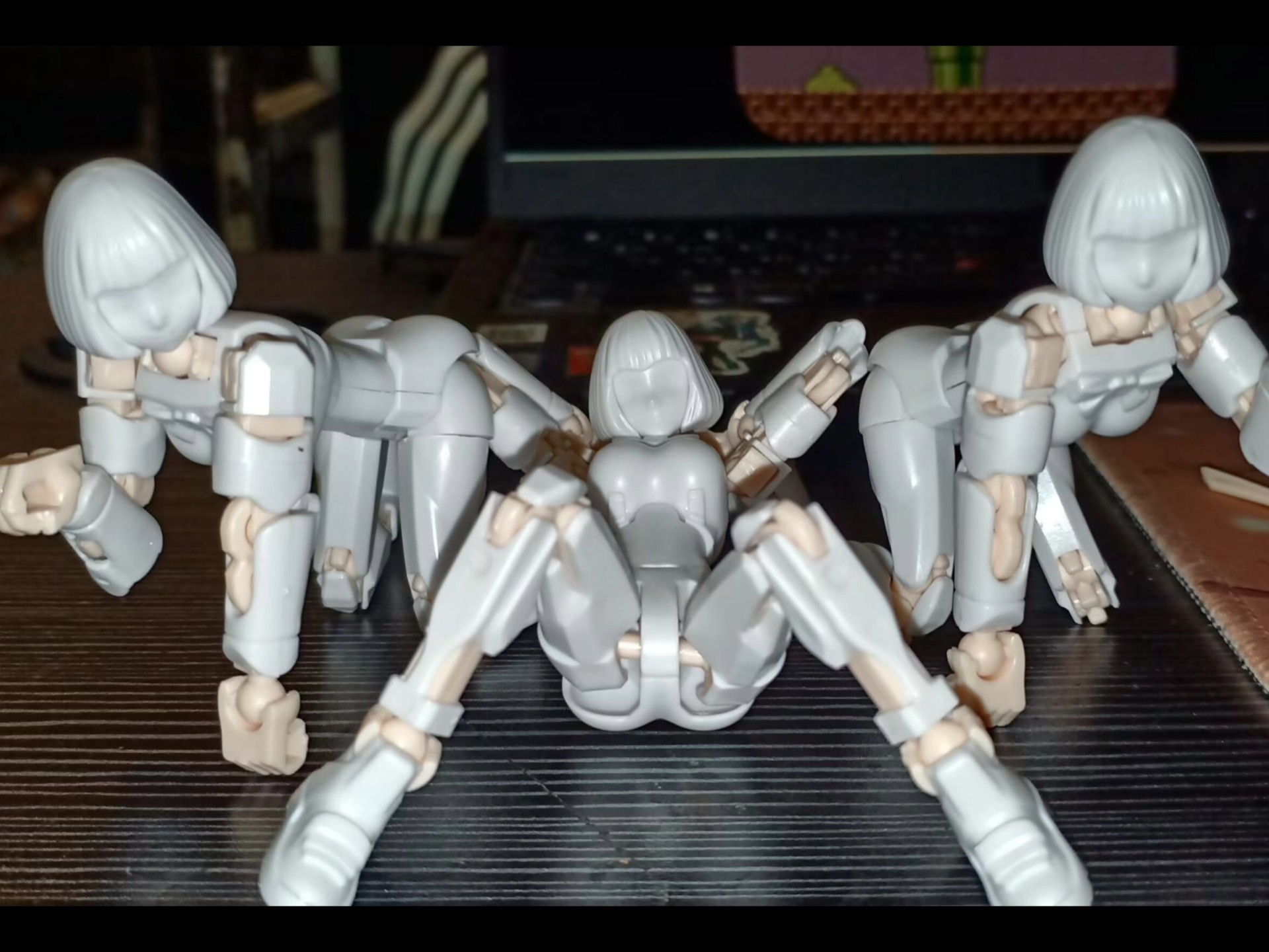 谁教你这么摆模型人偶的?