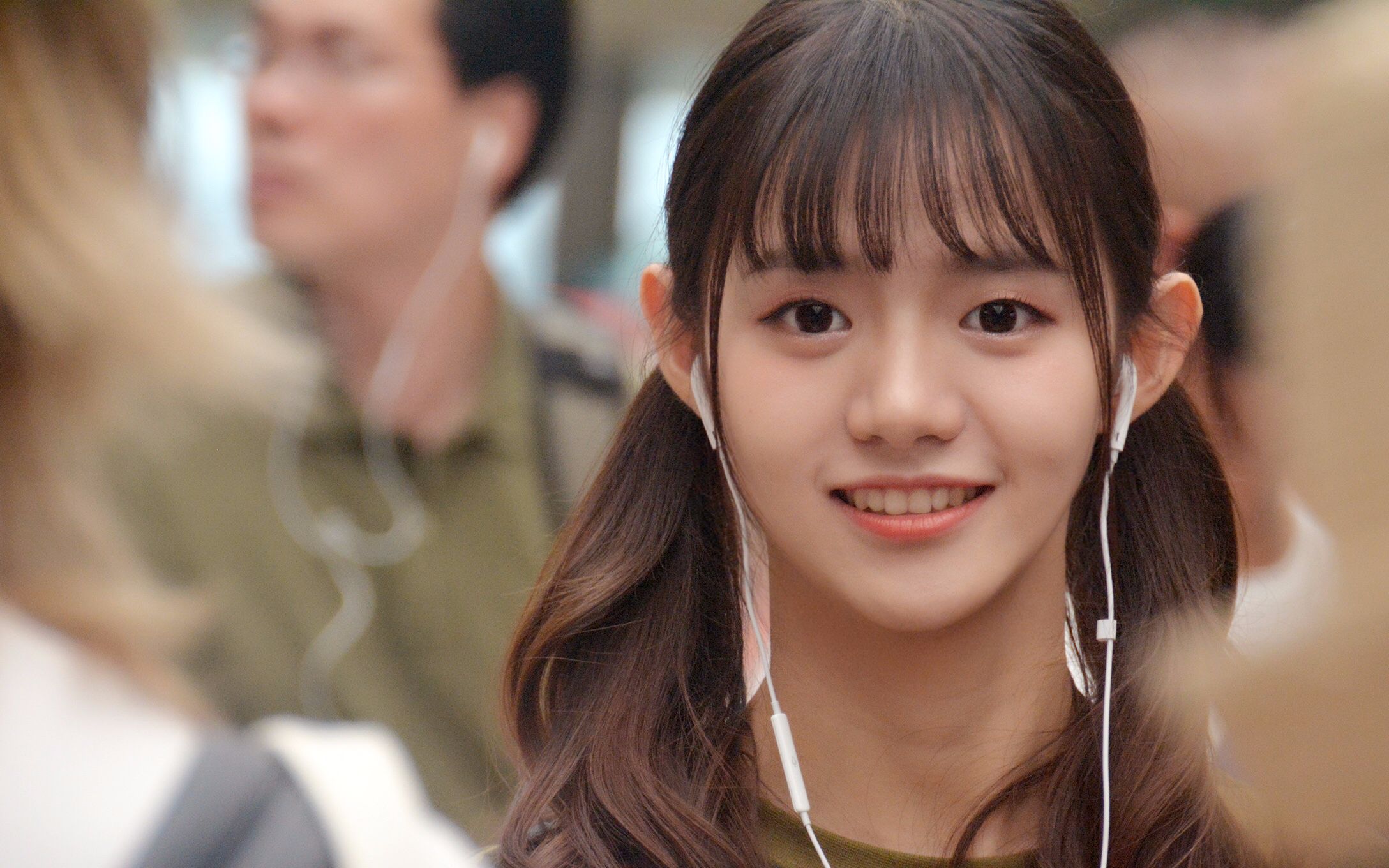 snh48 姜杉 刘增艳 於佳怡 郑州德克士外务出场前