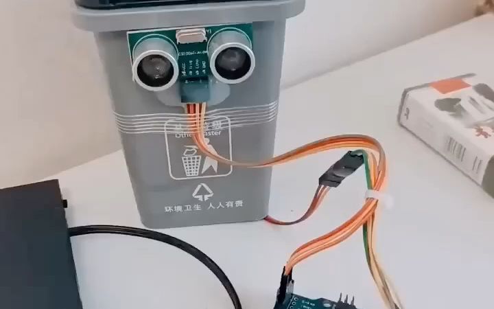 【思知瑞科技】大脑实验室 智能垃圾桶DIY #智能垃圾箱 #电子编程arduino 开发极客哔哩哔哩bilibili