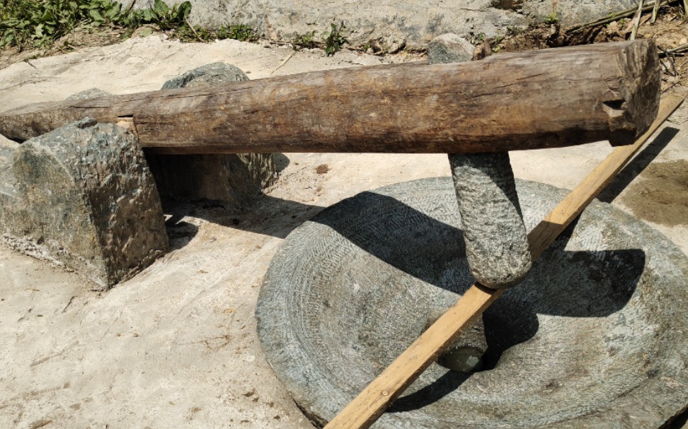 在我们农村叫做碓,以前是用来碾米的_哔哩哔哩 (゜-゜)つロ 干杯