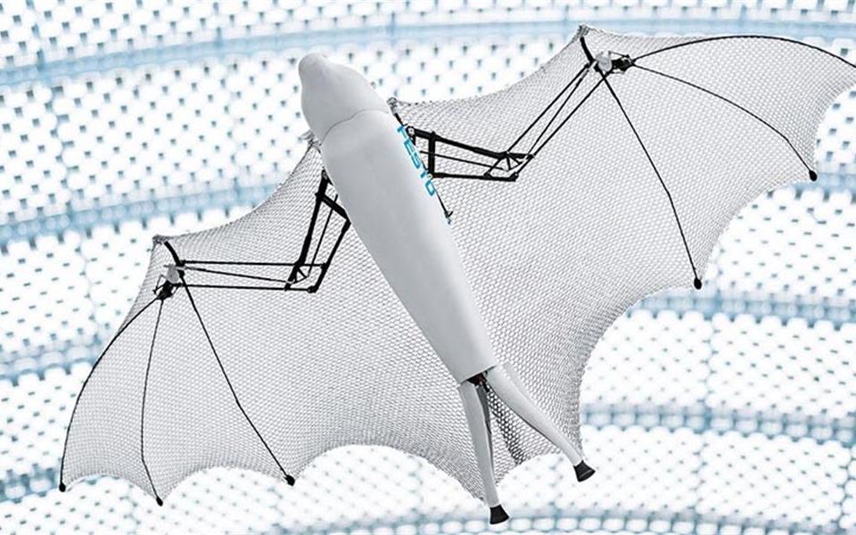 超逼真仿生蝙蝠机器人,能自行控制飞行方向角度,像真的一样灵活