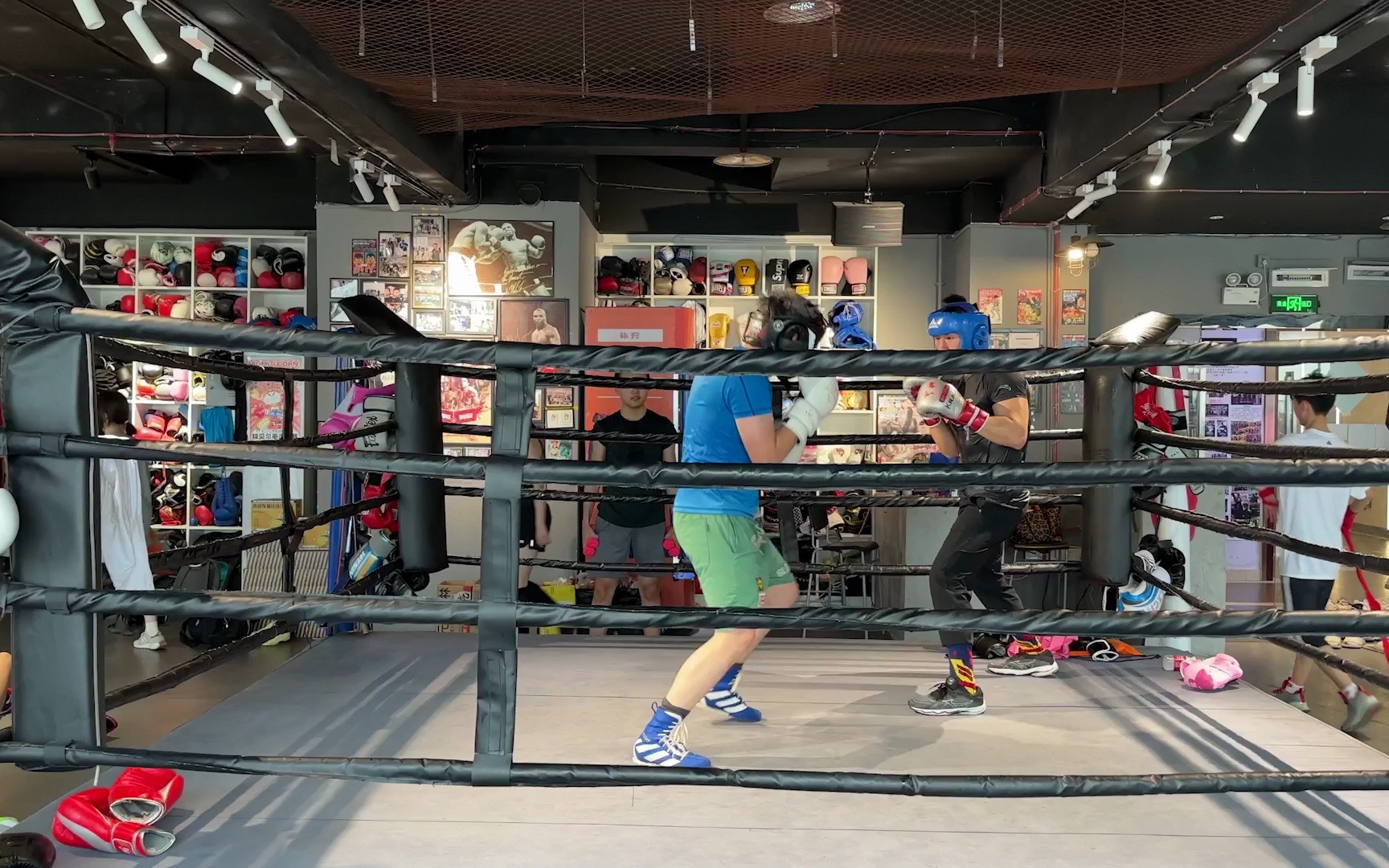 2023-7-1-拳击基础技术训练-条件限制(直拳)