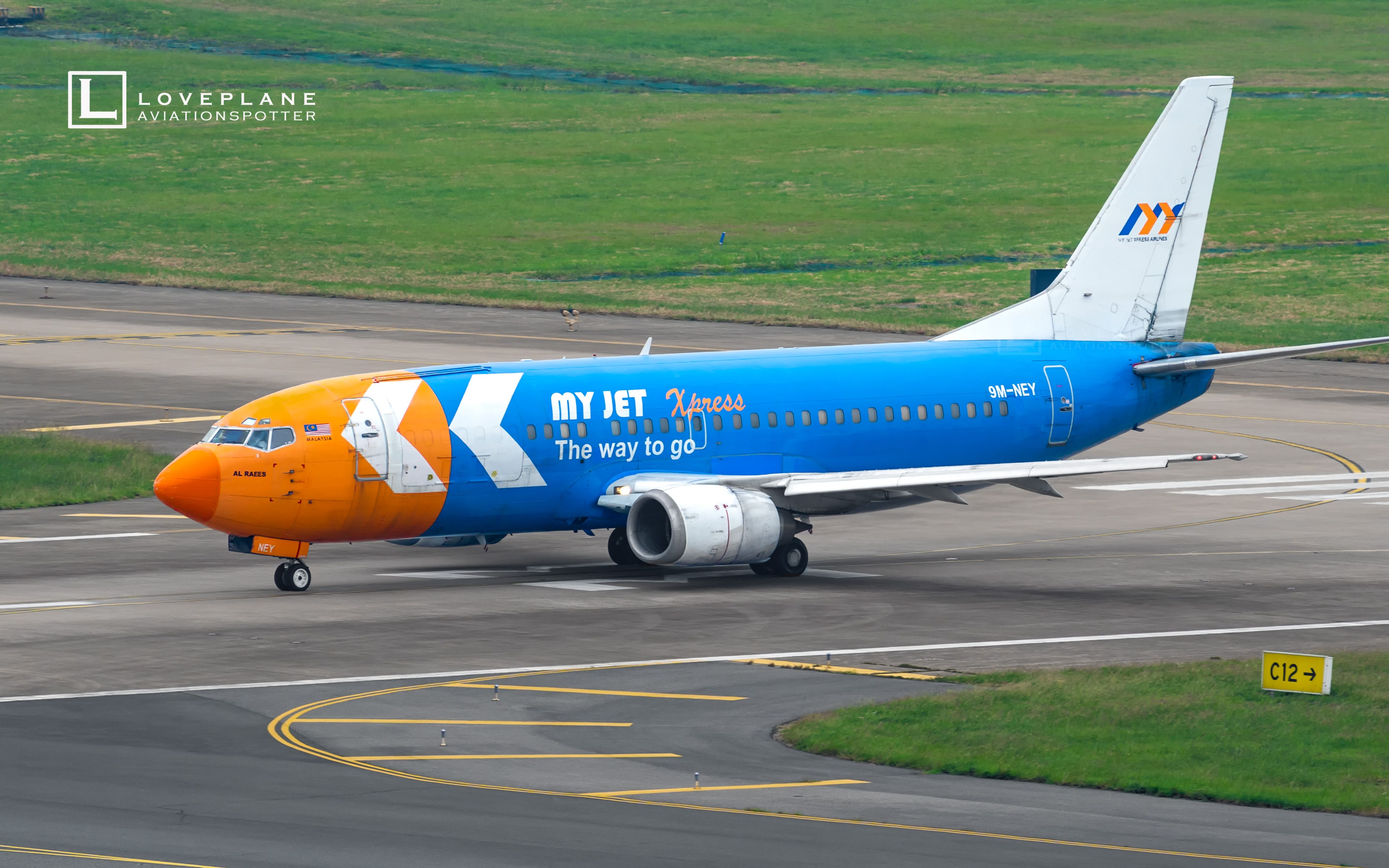 两架老737货机加起来有六十多岁 执飞东南亚往返深