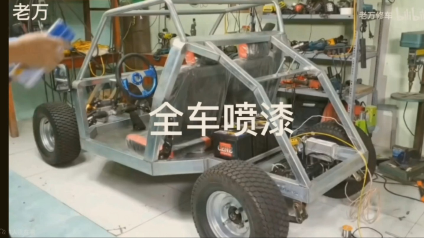 越南小哥用方管自制电动四轮车