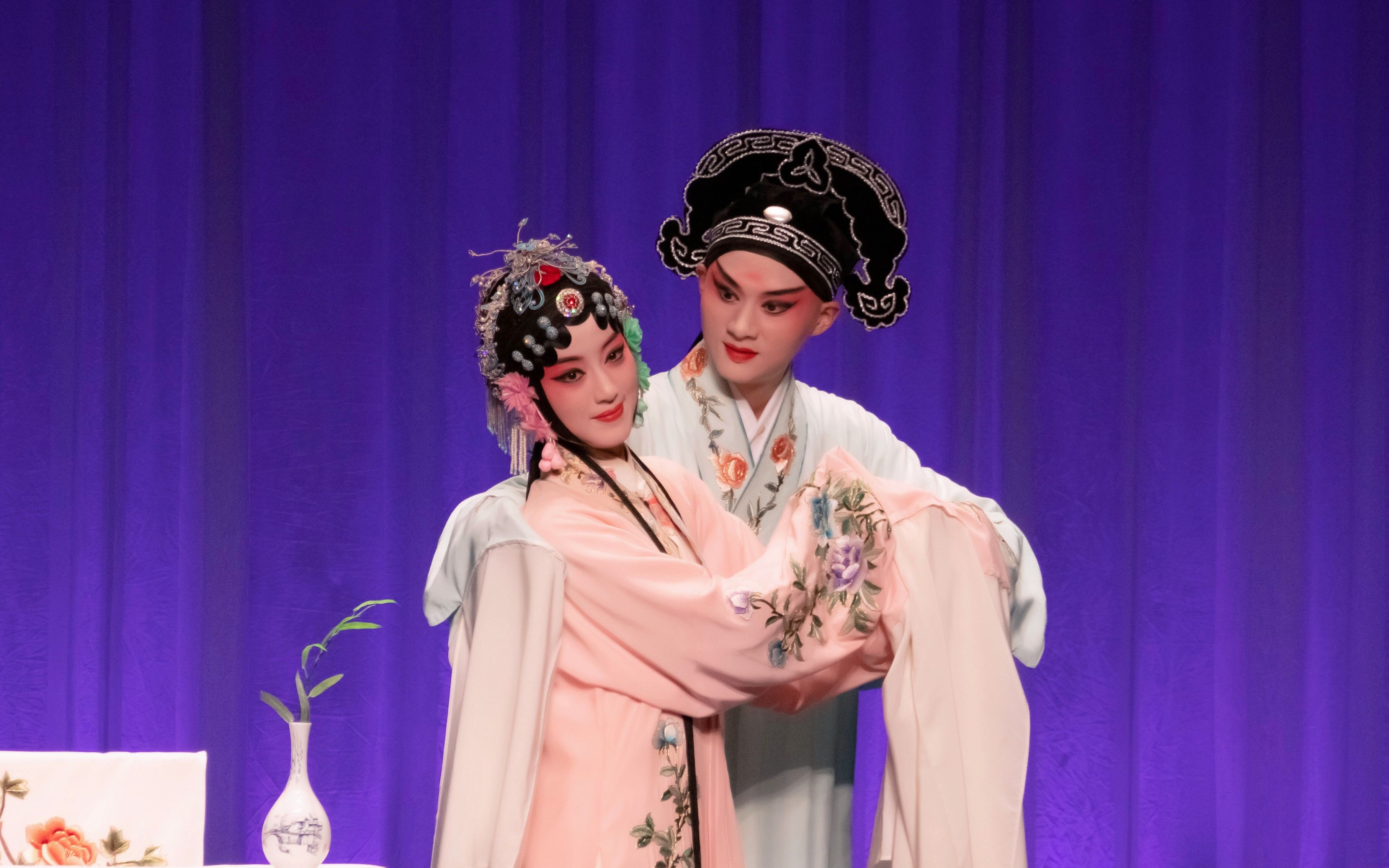 《牡丹亭·游园惊梦》——王婕妤,黄朱雨,吕家男_哔哩哔哩_bilibili