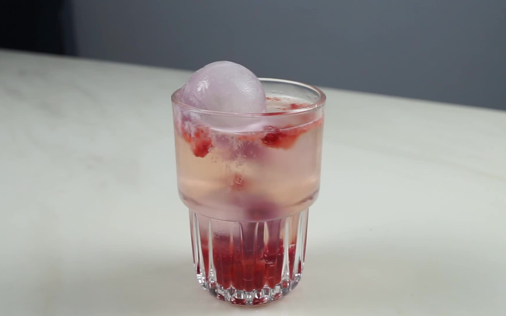 【有趣嘢】 樱花草莓苏打水