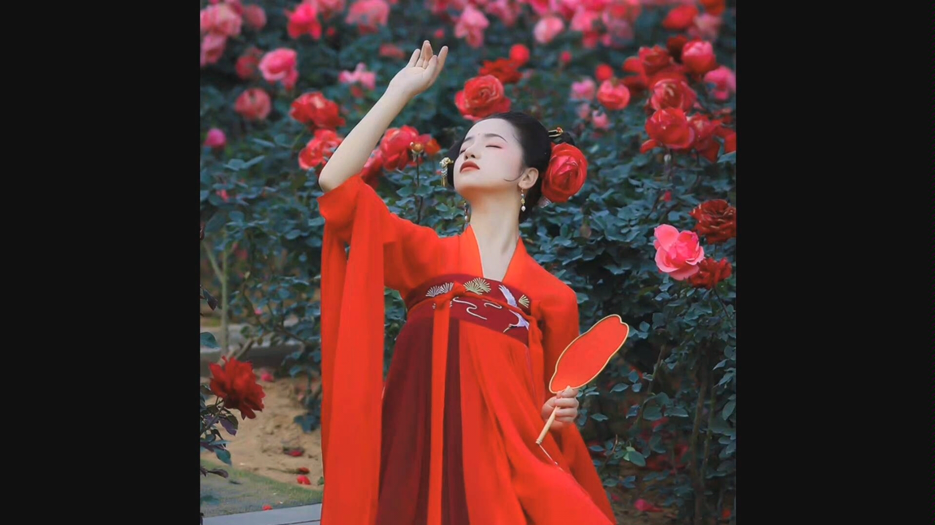 白菜汉服(汉元素更好点)—华姿仪赏【红颜】简单开箱_哔哩哔哩 (゜-゜